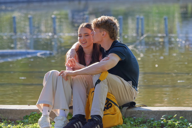 Couple on lakeshore 1